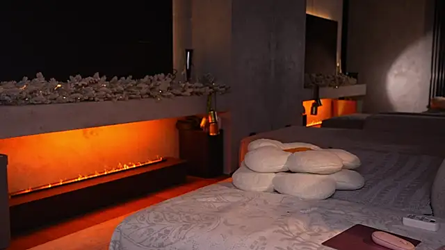 AlexisGraysX online show from 12/22/25, 10:29