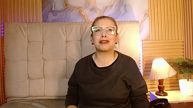 mavyhot303 online show from 11/05/25, 10:21