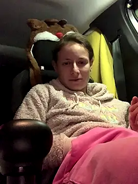 GoldenPussy1329 online show from 11/19/25, 11:38