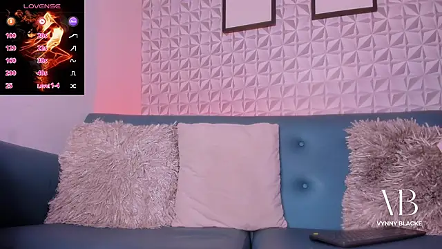 VynnyBlacke  online show from 11/06/25, 08:10