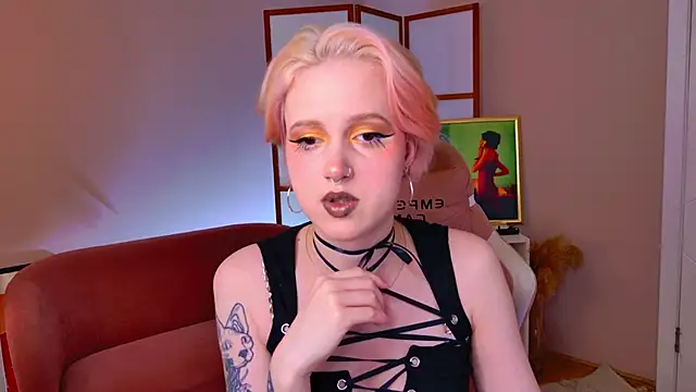 luna son online show from 11/08/25, 09:24