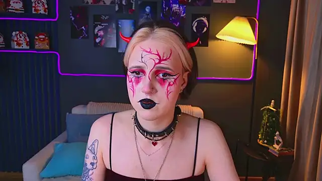 Snapshot of luna_son chatting on 12/22/25, 09:45 luna son online show from 12/22/25, 09:45