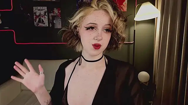 luna son online show from 04/22/26, 10:22