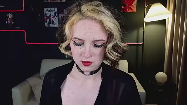 luna son online show from 04/24/26, 09:39