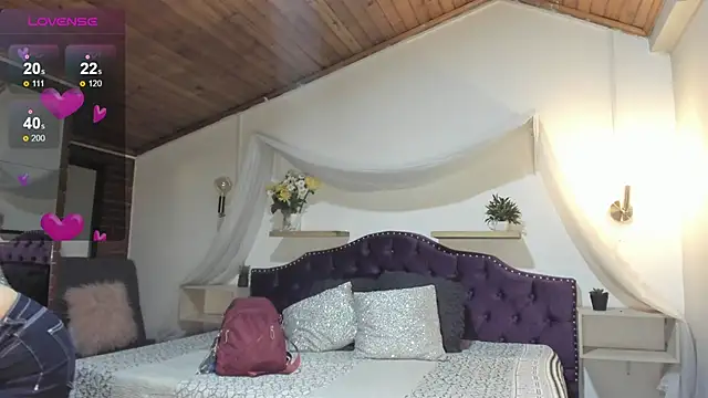 Snapshot of sophialyh_1 chatting on 11/07/25, 12:27 sophialyh 1 online show from 11/07/25, 12:27