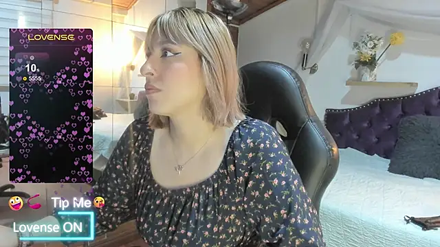 sophialyh 1 online show from 02/21/26, 12:50