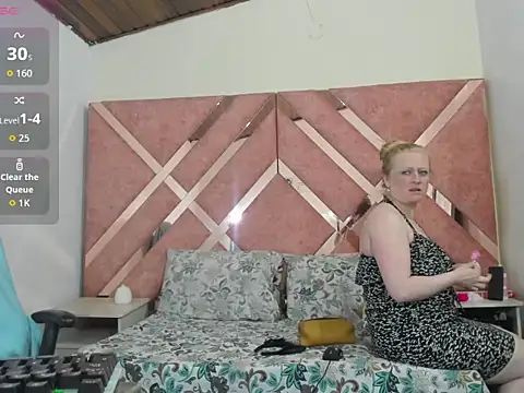 AliceCat 01 online show from 12/04/25, 07:39