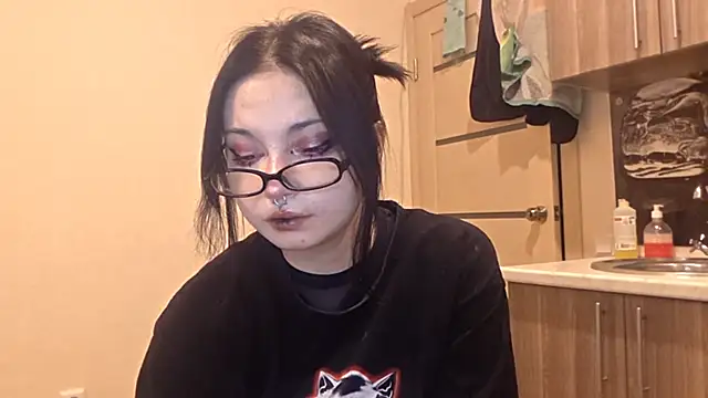 Snapshot of Beeping_Creature chatting on 02/12/26, 04:24 Beeping Creature online show from 02/12/26, 04:24