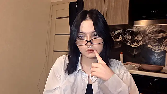 Snapshot of Beeping_Creature chatting on 02/14/26, 05:21 Beeping Creature online show from 02/14/26, 05:21