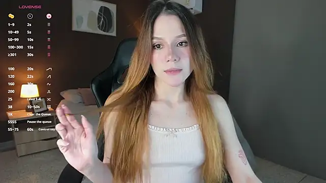 Snapshot of Alexandra-16 chatting on 10/06/25, 10:07 Alexandra-16 online show from 10/06/25, 10:07