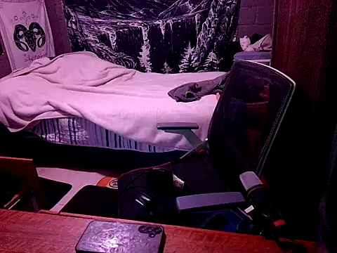 Snapshot of xFuglor3 chatting on 11/09/25, 07:39 xFuglor3 online show from 11/09/25, 07:39