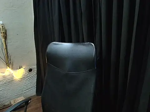 Snapshot of ZackMaye chatting on 10/09/25, 03:37 ZackMaye online show from 10/09/25, 03:37