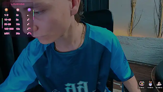 Snapshot of ZackMaye chatting on 10/10/25, 03:27 ZackMaye online show from 10/10/25, 03:27