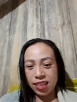 Tuyet xx online show from 10/30/25, 02:29