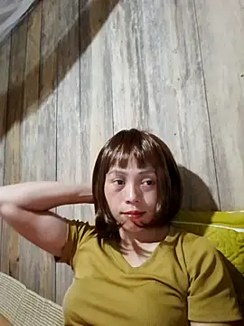 Tuyet xx online show from 10/31/25, 02:18