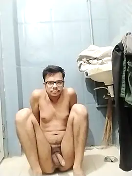 sexybobby13 online show from 10/28/25, 09:02