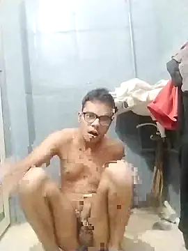 sexybobby13 online show from 12/15/25, 10:19