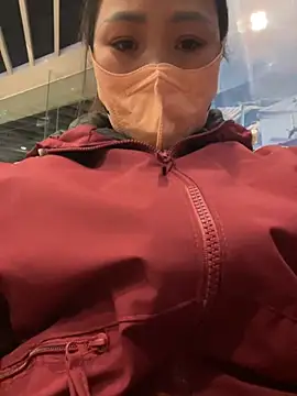 Snapshot of Liu30 chatting on 11/26/25, 03:02 Liu30 online show from 11/26/25, 03:02