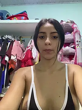 Snapshot of miluwatson chatting on 10/23/25, 09:35 miluwatson online show from 10/23/25, 09:35