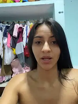 Snapshot of miluwatson chatting on 11/13/25, 03:49 miluwatson online show from 11/13/25, 03:49