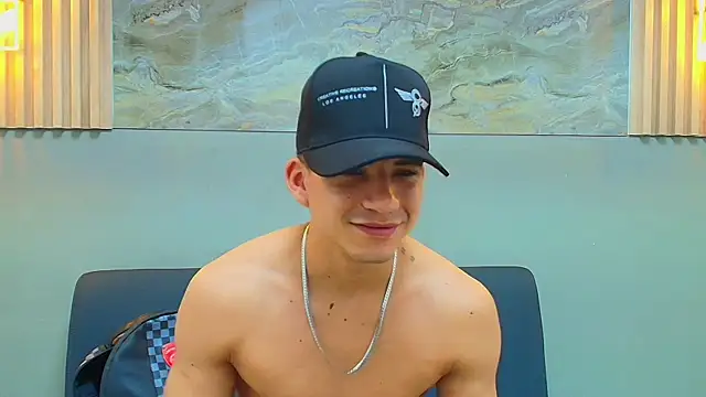 Snapshot of daniscot chatting on 09/27/25, 02:00 daniscot online show from 09/27/25, 02:00