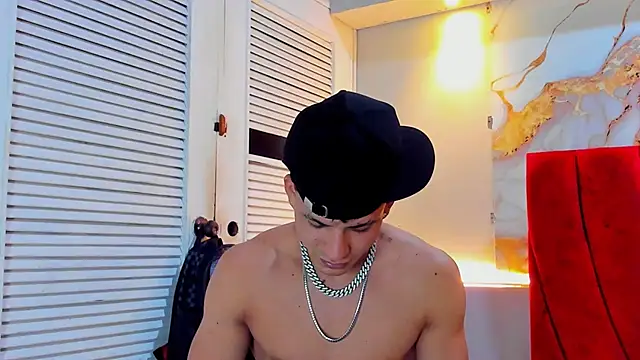 Snapshot of daniscot chatting on 10/16/25, 04:13 daniscot online show from 10/16/25, 04:13