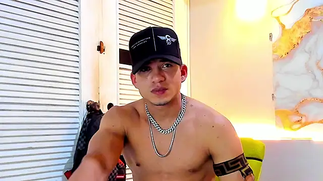 Snapshot of daniscot chatting on 11/06/25, 04:02 daniscot online show from 11/06/25, 04:02