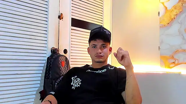 Snapshot of daniscot chatting on 11/21/25, 03:49 daniscot online show from 11/21/25, 03:49