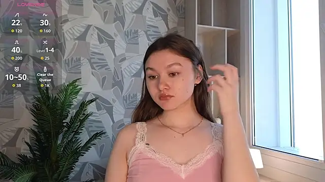 Snapshot of LewisThrone chatting on 11/20/25, 03:18 LewisThrone online show from 11/20/25, 03:18