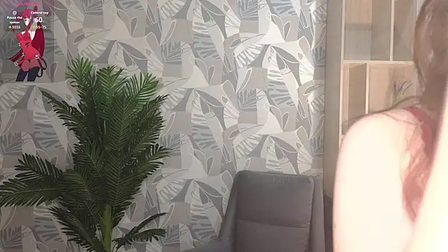 Snapshot of LewisThrone chatting on 12/15/25, 01:10 LewisThrone online show from 12/15/25, 01:10