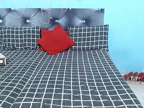 Snapshot of hey_mishtidoll chatting on 12/09/24, 11:04 hey mishtidoll online show from 12/09/24, 11:04