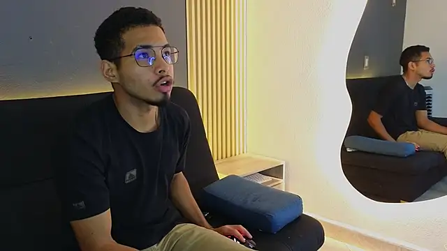 Jaybrown  1 online show from 10/18/25, 03:42