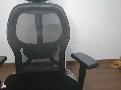 Snapshot of mooonlightbaby chatting on 11/19/25, 04:51 mooonlightbaby online show from 11/19/25, 04:51