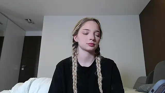 Snapshot of jessicahbelle chatting on 06/04/26, 11:00 jessicahbelle online show from 06/04/26, 11:00
