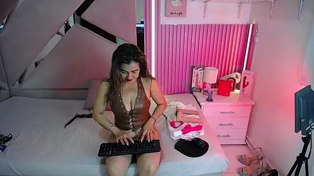 chloe  Jones  online show from 07/13/26, 02:09