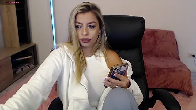 nicole   91 online show from 10/04/25, 05:55