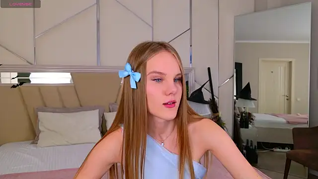 Lili Lohan online show from 10/29/25, 05:14