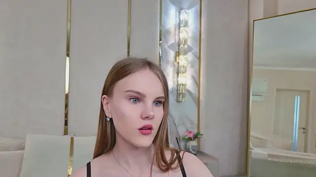 Lili Lohan online show from 05/25/26, 05:02
