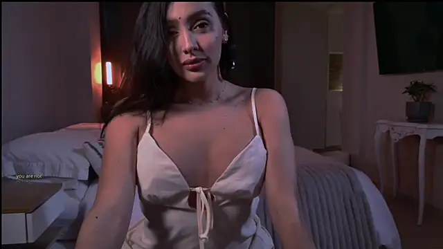 Snapshot of Milana_De chatting on 10/27/25, 10:36 Milana De online show from 10/27/25, 10:36