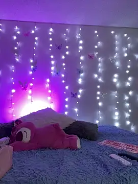 Candyyy 11 online show from 10/24/25, 07:21