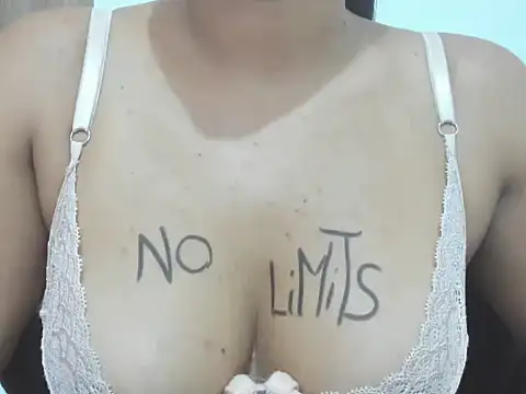 Valentinahot7 online show from 10/22/25, 03:12