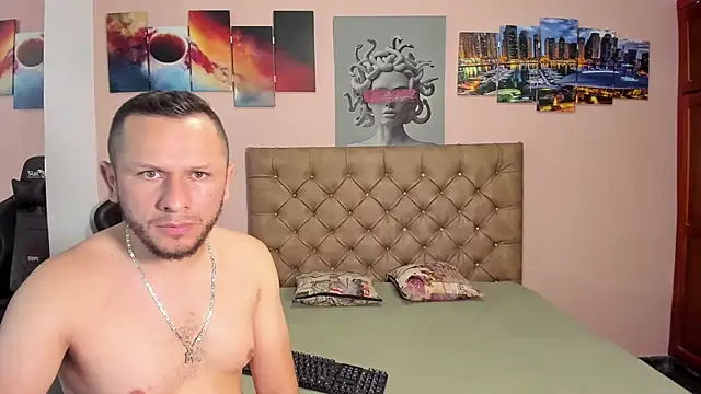 Snapshot of scarlett_vex chatting on 10/31/25, 01:06 scarlett vex online show from 10/31/25, 01:06