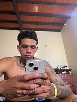 Valentino-elTuyo online show from 02/02/26, 03:00