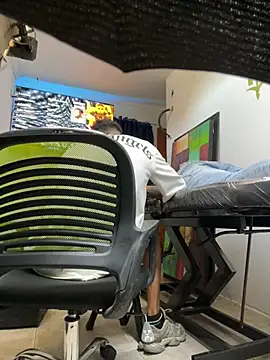 Valentino-elTuyo online show from 02/05/26, 04:33