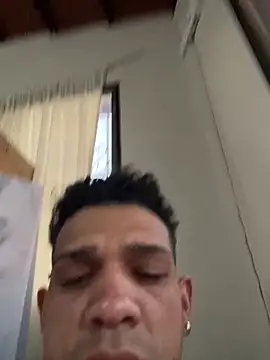 Valentino-elTuyo online show from 02/06/26, 10:51