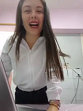 Snapshot of EmmaValencia_ chatting on 05/29/26, 04:16 EmmaValencia online show from 05/29/26, 04:16