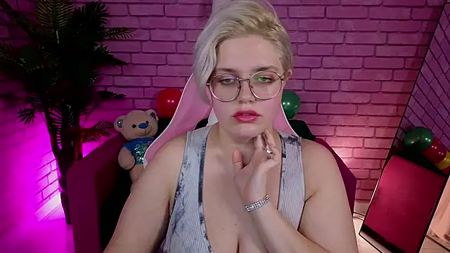 DominiqueSweetie online show from 11/26/25, 10:49