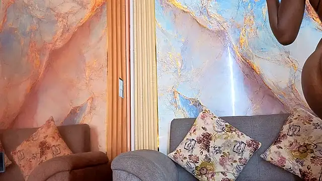 Nahomy Smiths aws online show from 10/21/25, 09:37