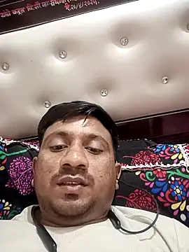 Snapshot of SlipperyRebound0 chatting on 09/28/25, 06:35 SlipperyRebound0 online show from 09/28/25, 06:35