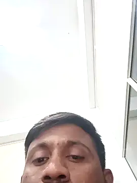 SlipperyRebound0 online show from 11/19/25, 04:40